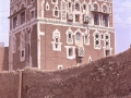 Casa a torre in terra cruda