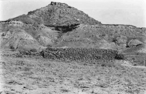 Gabarband composto da un basso muro di terra