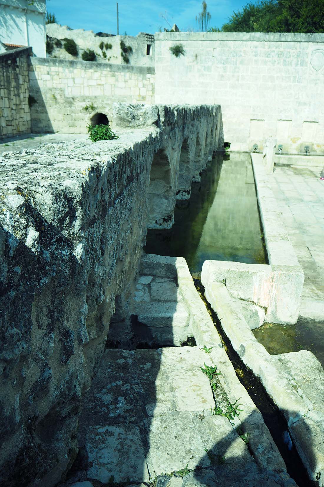 Laterza (Puglia) Canalizzazioni della Fontana dei Mascheroni