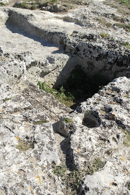 Vasca con canaletta di scolo dell'acqua