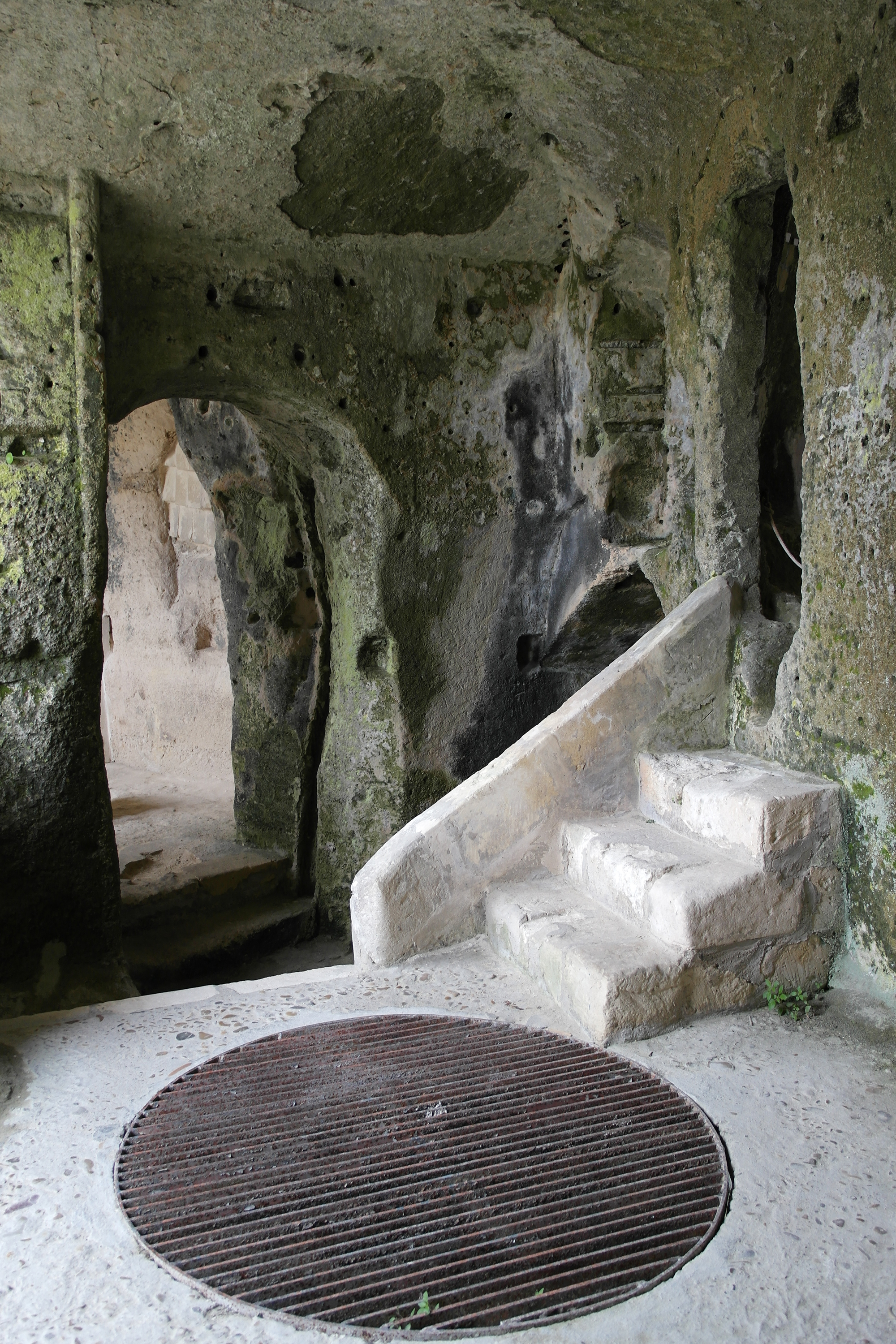 Pangea – sistemi di raccolta dell'acqua – water collection systems Vasca rotonda in pietra antica