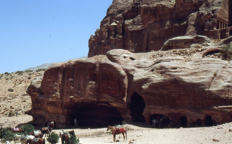 Abitazioni in grotta a Petra