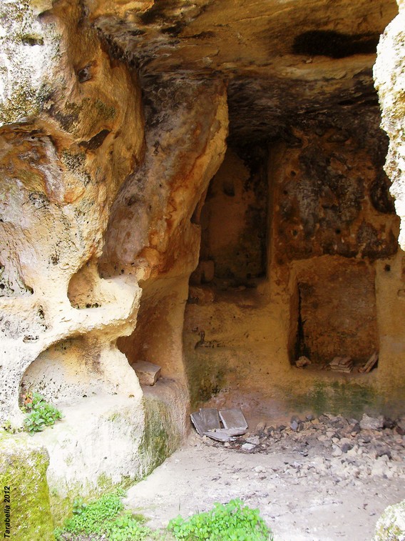 Grotta nella gravina di Massafra