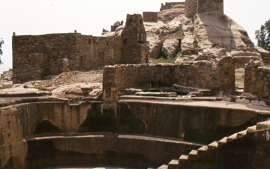 La grande cisterna sull'acropoli