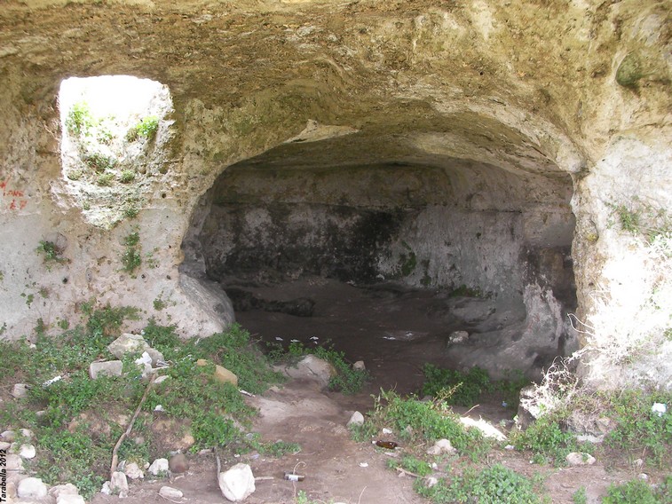 Grotta nella murgia materana