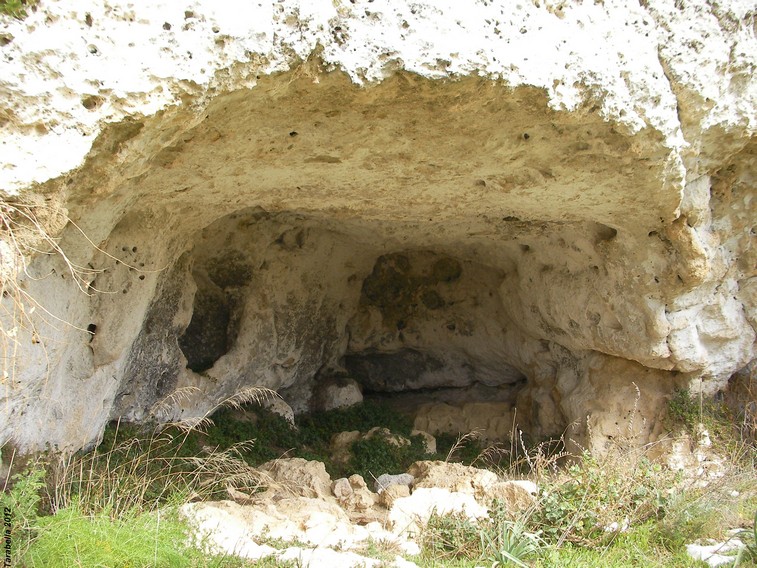Grotta nella murgia materana