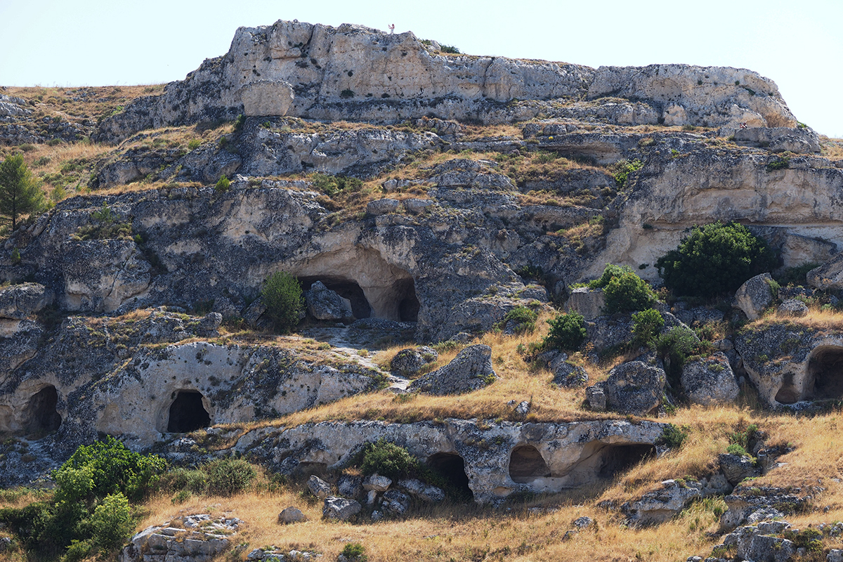 Matera. particolare delle grotte sulla gravina