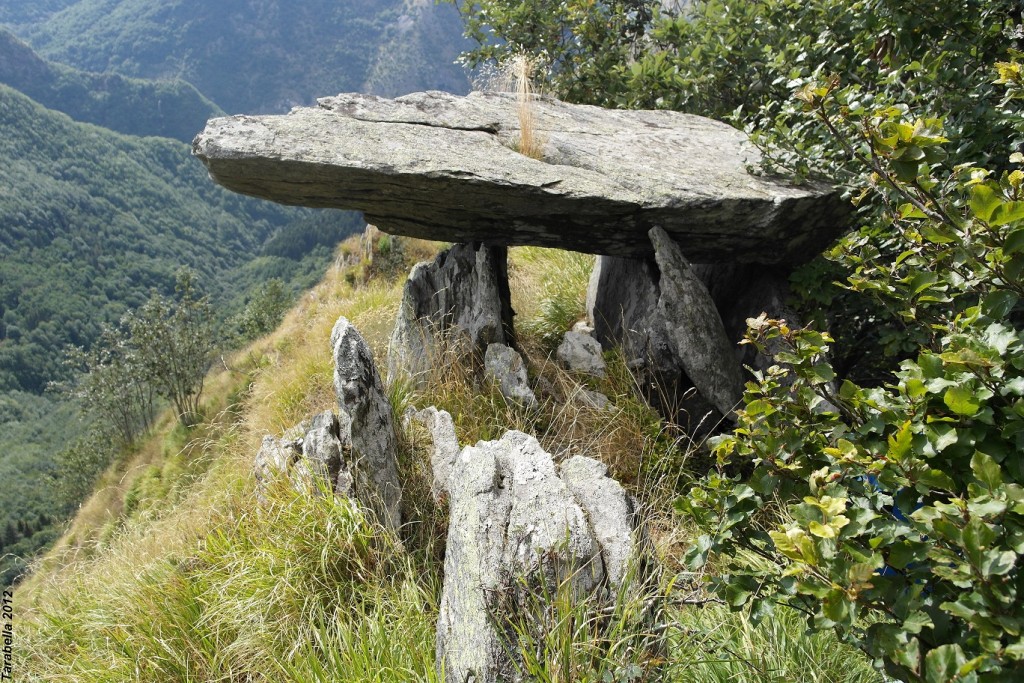 Dolmen (Alpi Apuane)