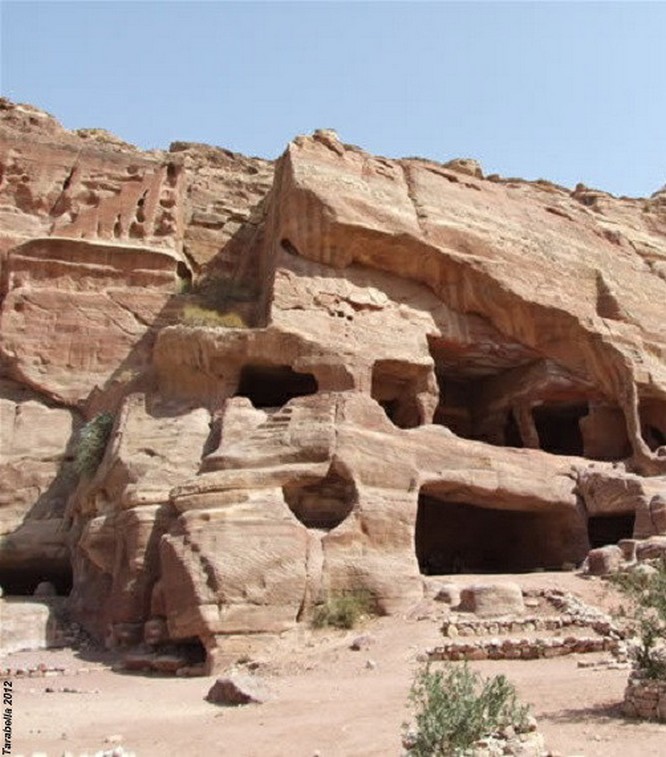 Particolare delle abitazioni rupestri di Petra