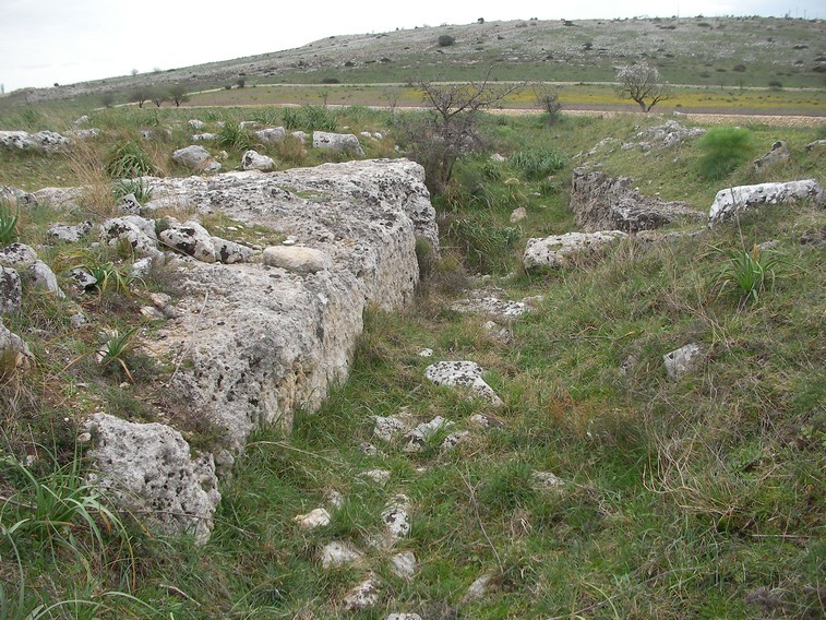 Particolare del villaggio trincerato neolitico sulla Murgia Timone (Matera)