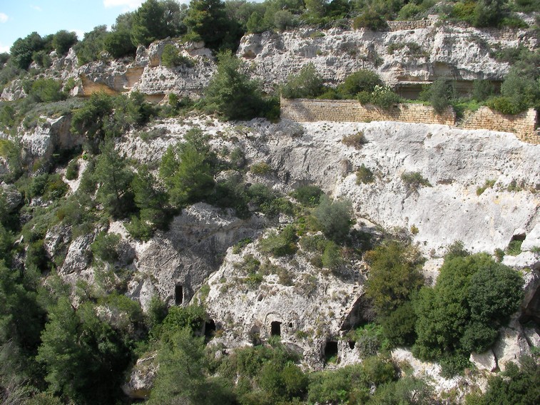 Gravina di Massafra verso villaggio rupestre