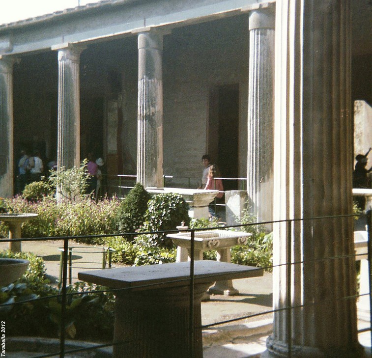 Peristilio di un'abitazione di Pompei