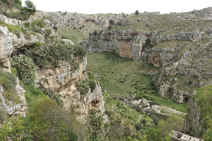 La gravina sotto la chiesa di S.Agostino