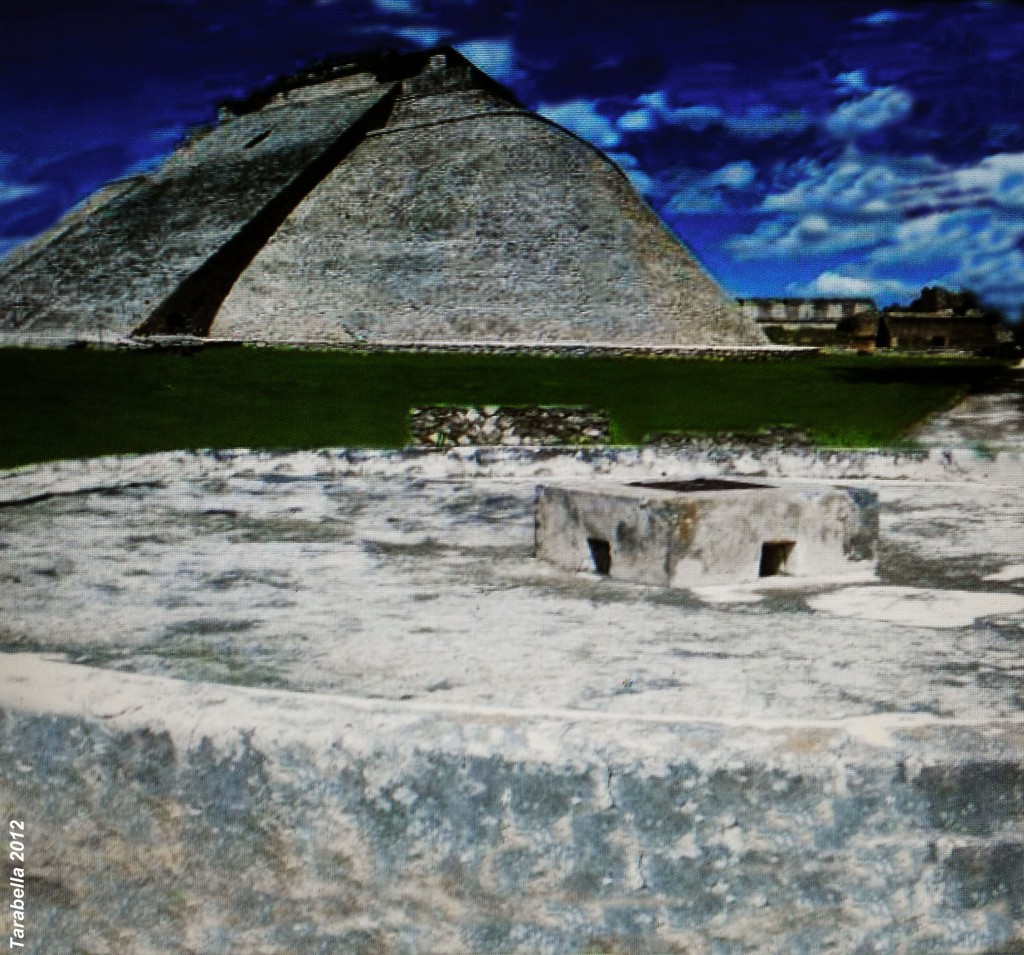Chultun di Uxmal, una cisterna scavata nel calcare per raccogliere e immagazzinare l'acqua