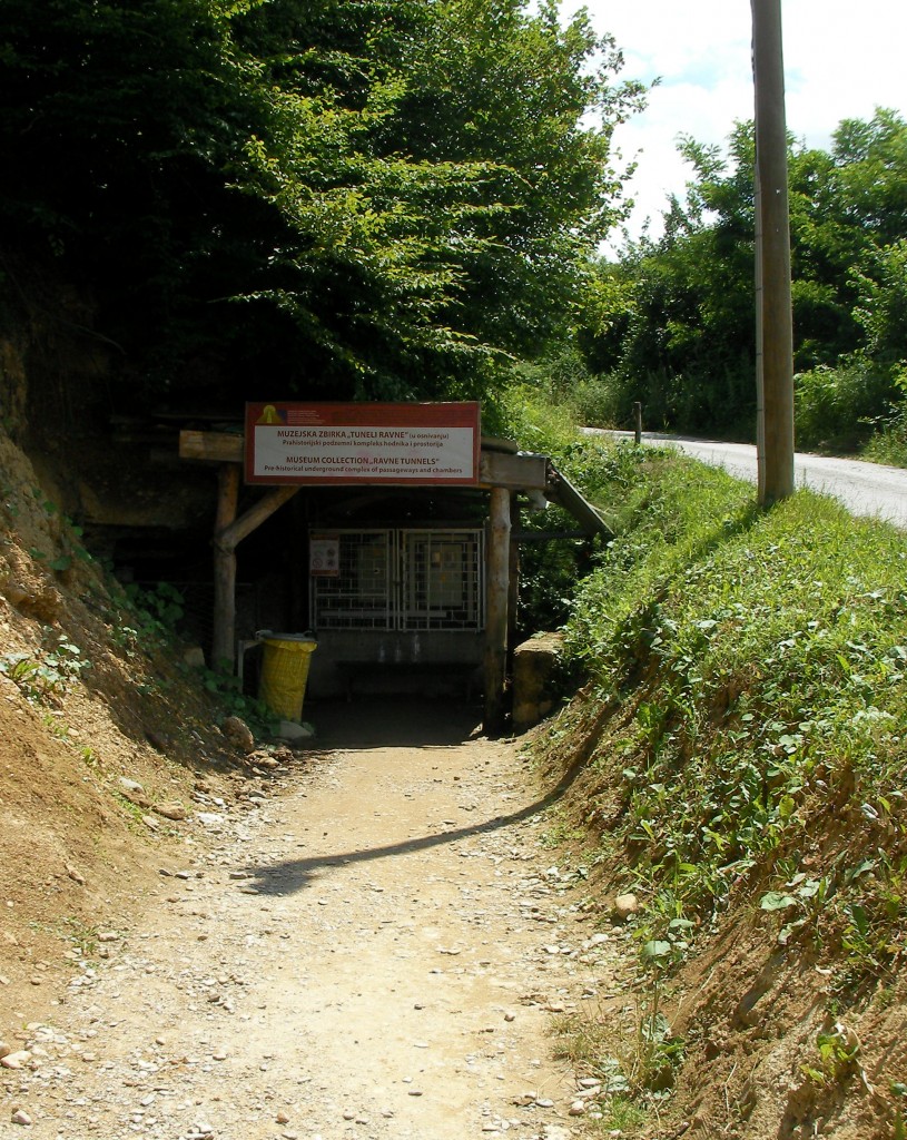 L'ingresso del tunnel Ravne