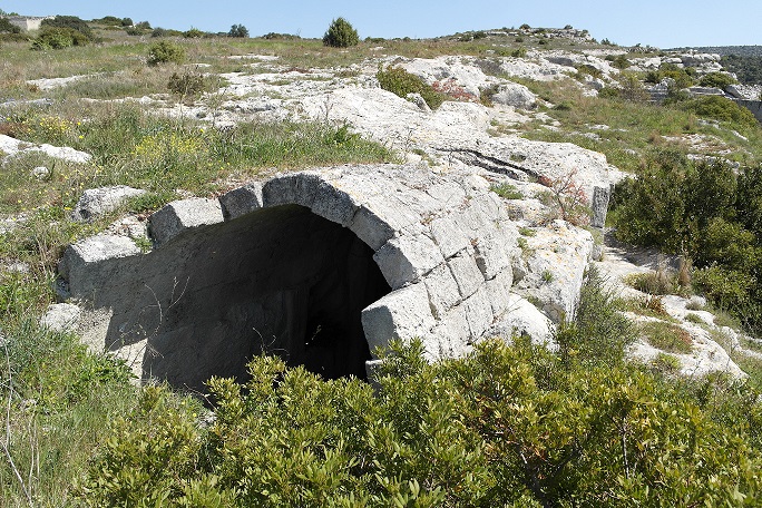 Ambiente scavato coperto con una volta a botte