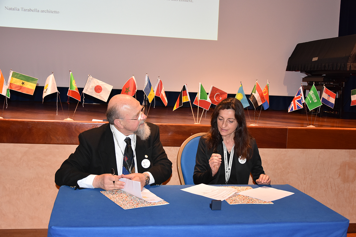 Firma del Memorandum dott. Paolo Del Bianco, arch. Natalia Tarabella 