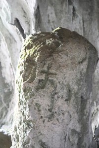 Caves of Tanaccio - The back of the throne with cross